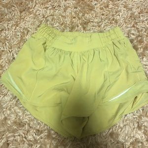 Lululemon hotty hot yellow shorts size 4